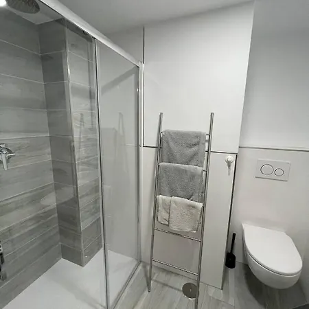 2 Gran8nerja Apartment