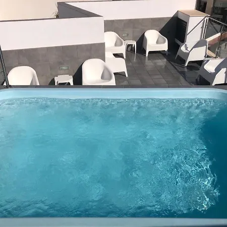 2 Gran8nerja Apartment *