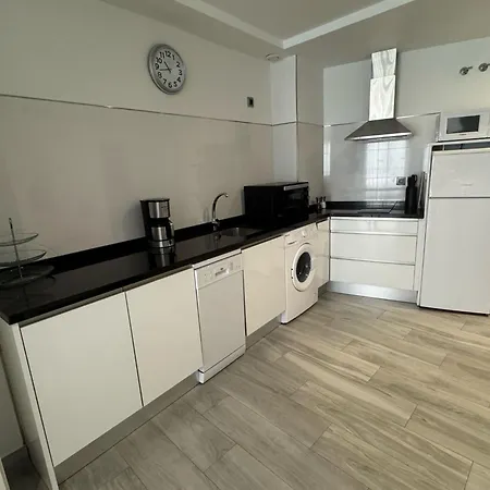 2 Gran8nerja Апартаменти *